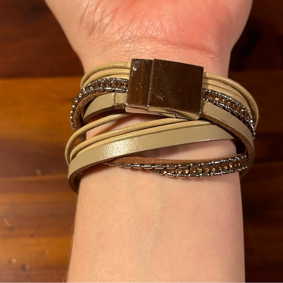 Wrap bracelet - Picture 2 of 5